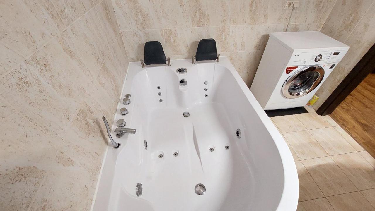 3 Bedrooms Arcadia โอเดสซา ภายนอก รูปภาพ